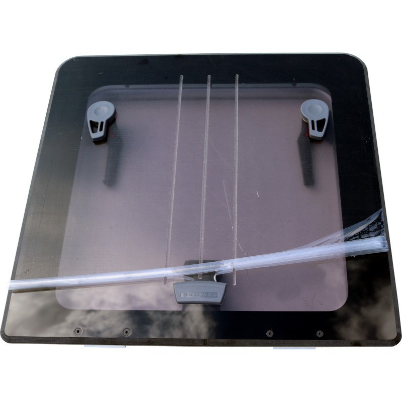 Lewmar FLUSH Luke für BAVARIA F2G 575x540 mm – Grau getöntes Acrylglas