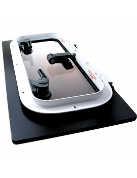 Bootsluke Lewmar FLUSH für BAVARIA F2G – Schwarzes Acrylglas, weißer Rahmen (575 x 275 mm) 2