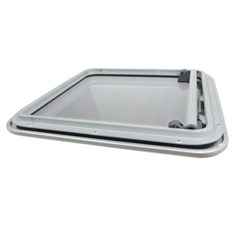 Lewmar PILOT 70 Schiebeluke 701x697 – Getöntes Glas Silber