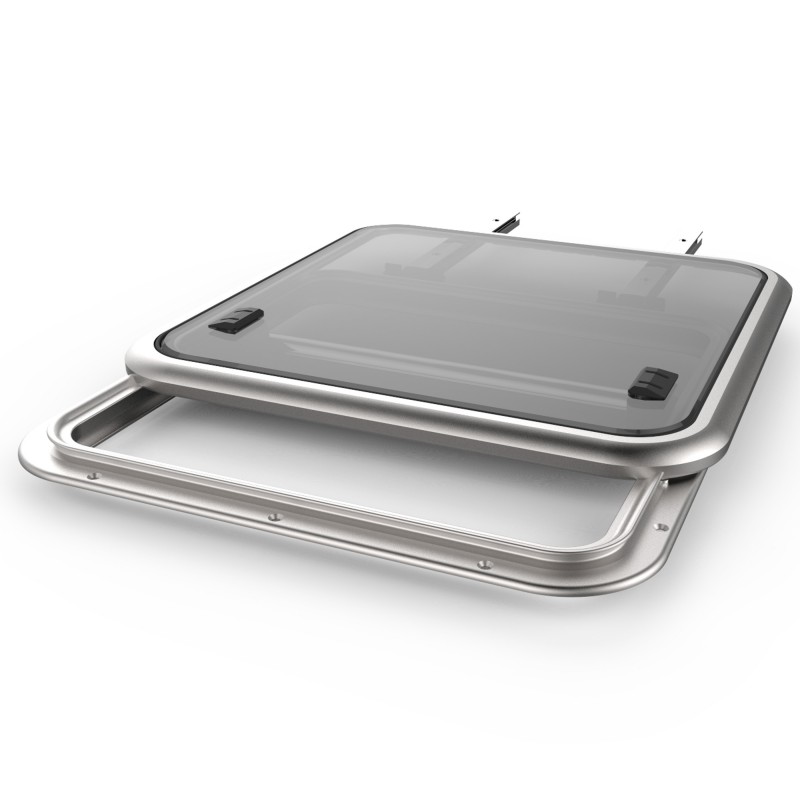 Lewmar PILOT 70 Schiebeluke 701x697 – Getöntes Glas Silber