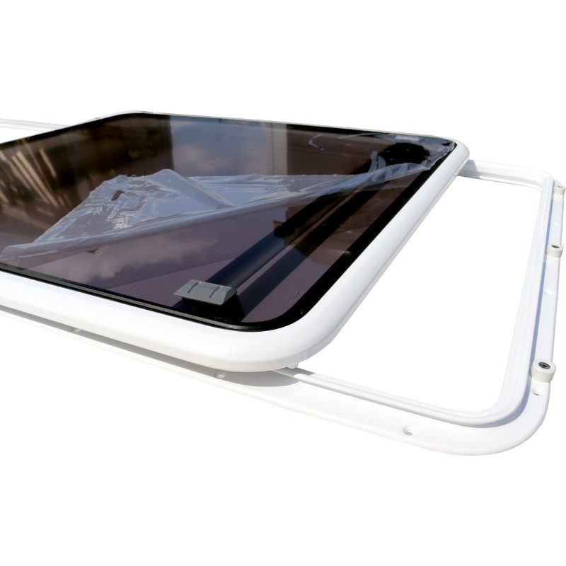 Lewmar Pilot Schiebeluke 844 × 790 mm – Weiß, Acrylglas